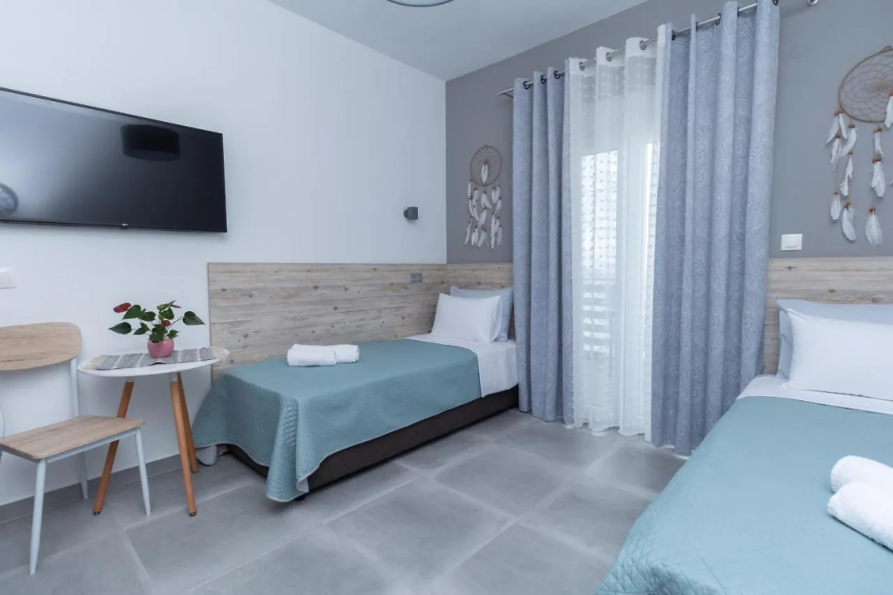Golden Seaside 2 Apartment Nea Roda