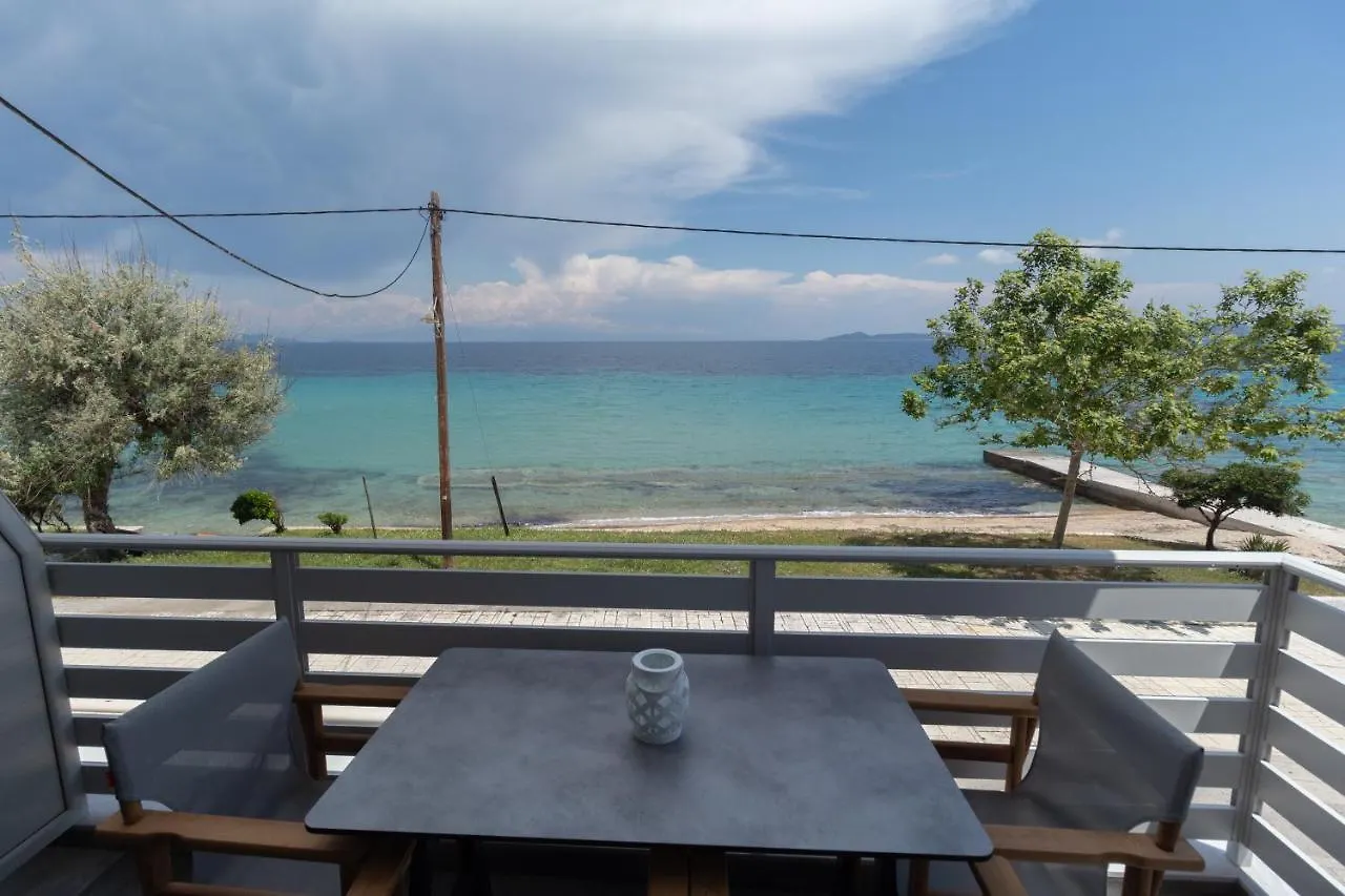 Golden Seaside 2 Apartment Nea Roda